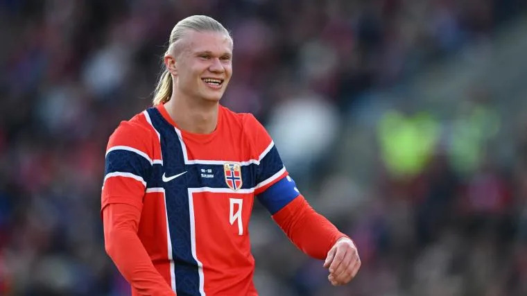 How big is Erling Haaland? How height, weight of Norway star compares to NFL players and more How big is Erling Haaland? How height, weight of Norway star compares to NFL players and more