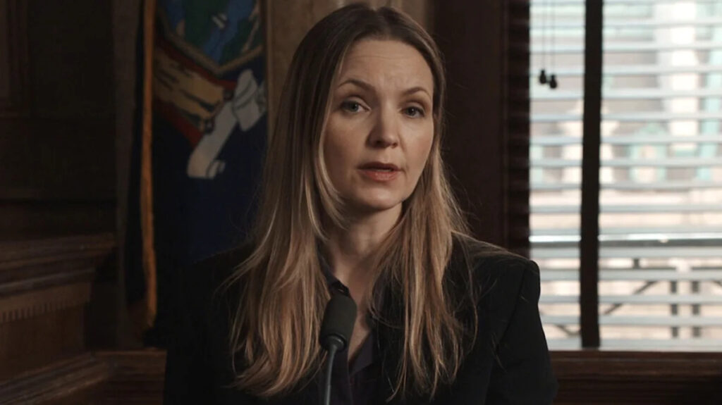 Before Jordana Spiro Was Law & Order: SVU’s FBI Agent Sykes, She Was One Of The Show’s Murderers Before Jordana Spiro Was Law & Order: SVU's FBI Agent Sykes, She Was One Of The Show's Murderers