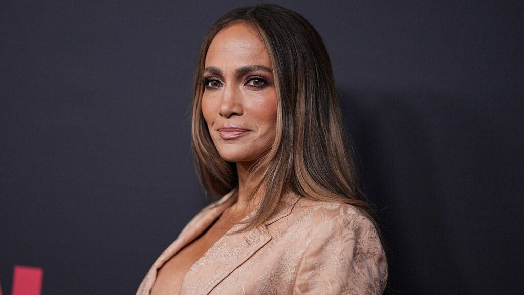 Jennifer Lopez reveals what makes a man ‘sexy’ to her Jennifer Lopez reveals what makes a man 'sexy' to her