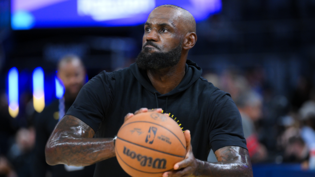 LeBron James landing spot predictions: Favorite emerges one week into free agency LeBron James landing spot predictions: Favorite emerges one week into free agency