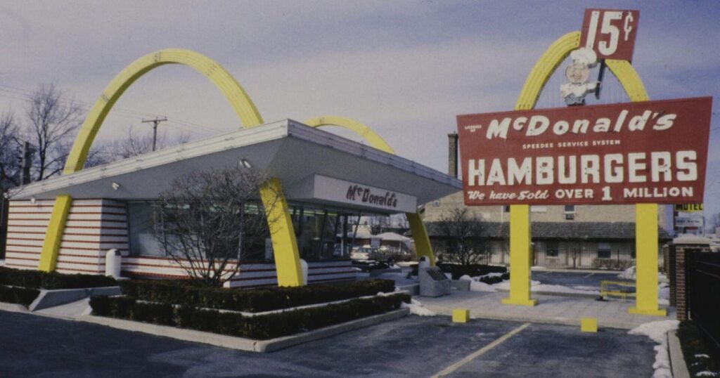 America at 250: How Chicago revolutionized the fast food industry America at 250: How Chicago revolutionized the fast food industry