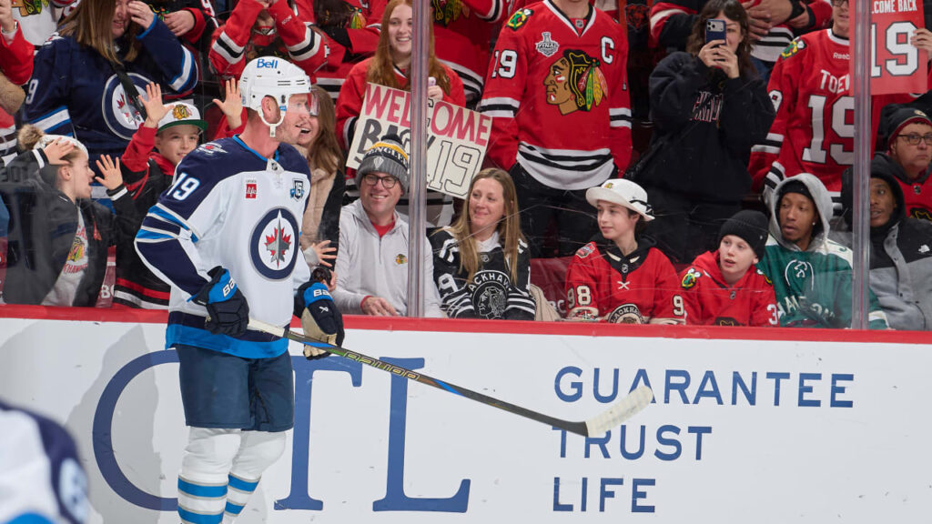 Toews could sign 1-day contract to retire as Blackhawk Toews could sign 1-day contract to retire as Blackhawk