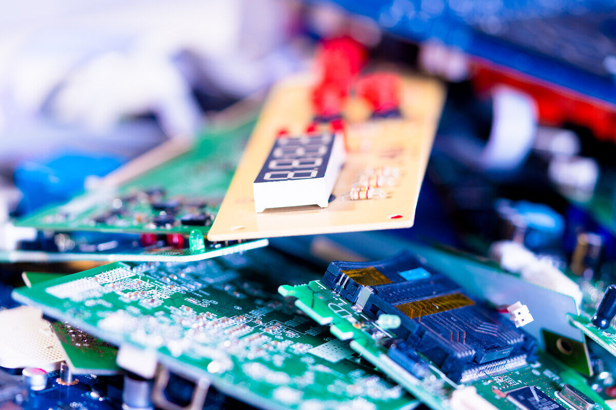 A%20pile%20of%20circuit%20boards%20and%20other%20e%2Dwaste%2E