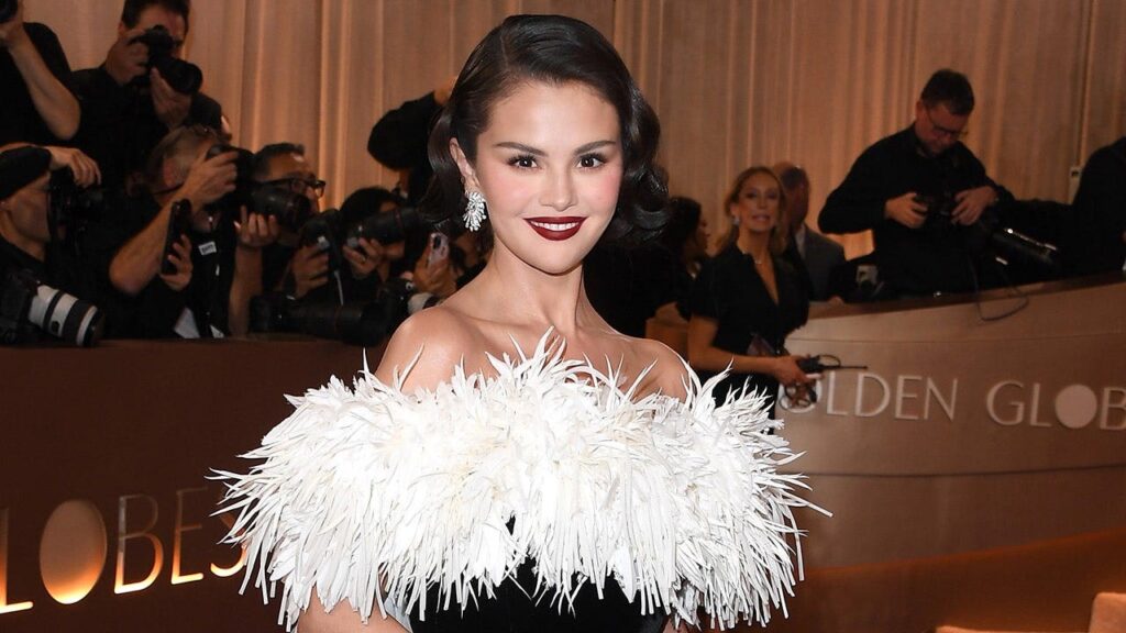 Selena Gomez posts swimsuit-filled yacht vacation photos with husband Benny Blanco Selena Gomez posts swimsuit-filled yacht vacation photos with husband Benny Blanco