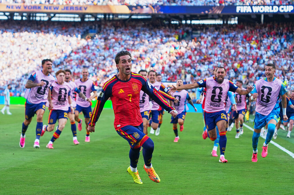 Spain defeats Argentina in final match to win World Cup 1-0 Spain defeats Argentina in final match to win World Cup 1-0