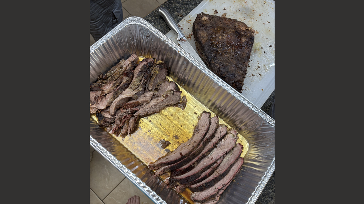 Screencaps reader Steven sends in his July 4th meat.