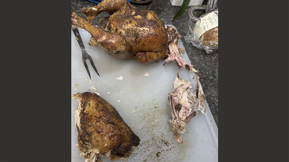 Screencaps reader Steven sends in his July 4th meat.