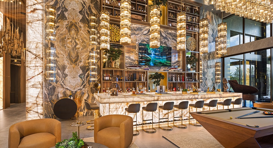Villa Skyfall stocked boutique bar