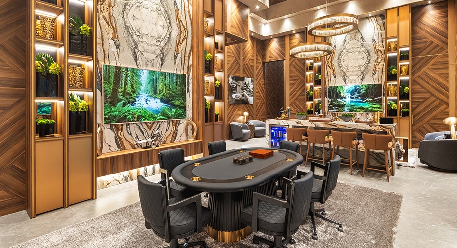 Villa Skyfall poker lounge