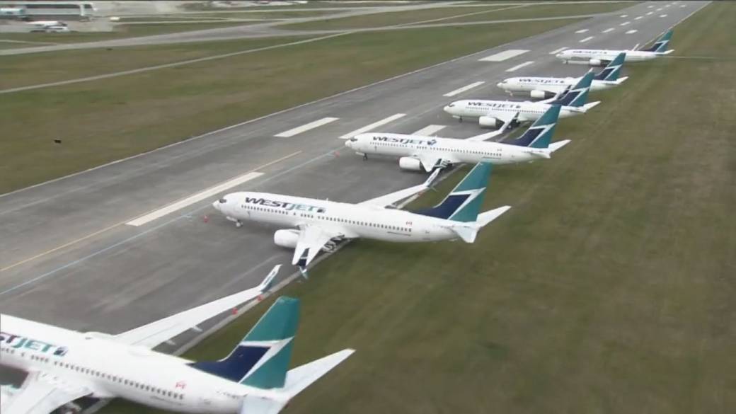 Click to play video: 'WestJet flight attendants vote nearly unanimously for strike mandate'