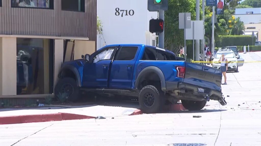 Truck crashes into a store on West Hollywood’s Melrose Avenue Truck crashes into a store on West Hollywood's Melrose Avenue