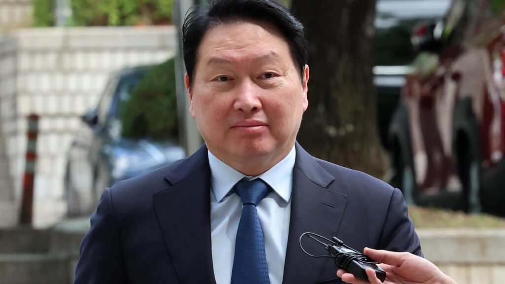 Chairman of South Korean tech giant SK ordered to pay $640 million in divorce case Chairman of South Korean tech giant SK ordered to pay $640 million in divorce case