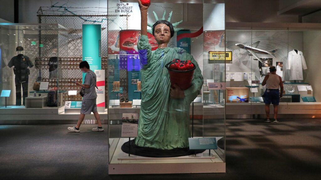 Trump orders new signs outside Smithsonian saying some exhibits are inaccurate Trump orders new signs outside Smithsonian saying some exhibits are inaccurate