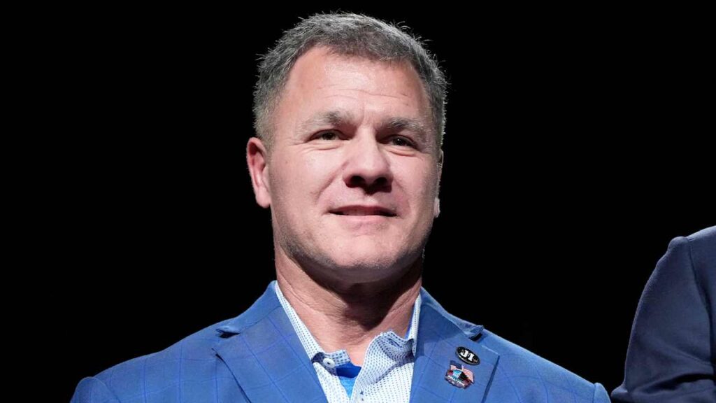 NFL news roundup: Colts to induct Adam Vinatieri into ring of honor during 2026 season NFL news roundup: Colts to induct Adam Vinatieri into ring of honor during 2026 season