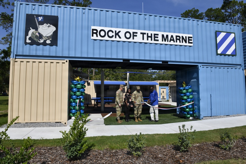 Fort Stewart unveils new food truck plaza Fort Stewart unveils new food truck plaza