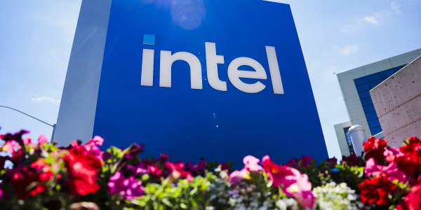 Intel upsizes stock offering to $20 billion at $95 per share as AI demand accelerates