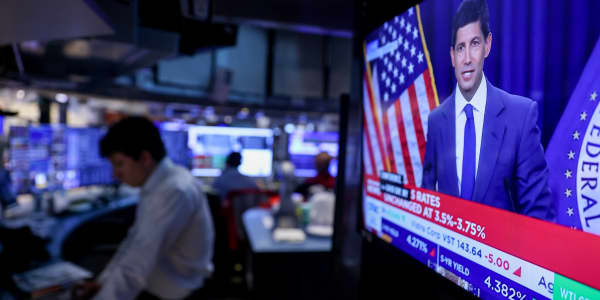 Dow drops 1,100 points for worst day since April 2025 on fear the Fed is falling behind on inflation: Live updates