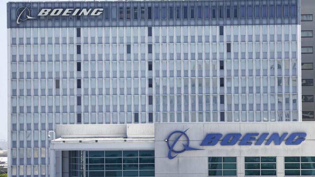 Boeing jet deliveries drop 17% in July Boeing jet deliveries drop 17% in July