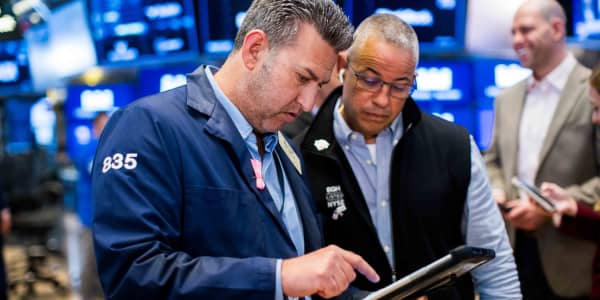 S&P 500 posts back-to-back losses, weighed down by tech sell-off and Iran uncertainty