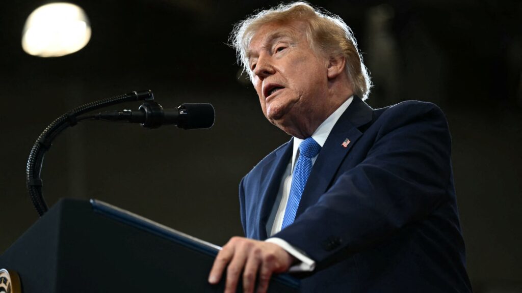 Trump threatens to ‘bomb’ Oman if it ‘gets in the way’ as U.S. Trump threatens to 'bomb' Oman if it 'gets in the way' as U.S.