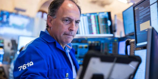 S&P 500 falls for a third day, as elevated global bond yields and oil prices weigh on market