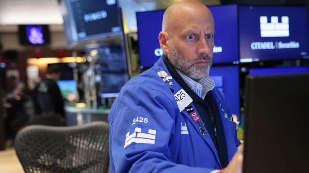 Stock futures fall after Treasury yield rebound sparks sell Stock futures fall after Treasury yield rebound sparks sell