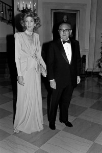 Nancy Kissinger and Henry Kissinger attend an event at the White House in Washington, D.C., on June 12, 1985. (Photo by Guy DeLort/WWD/Penske Media via Getty Images)