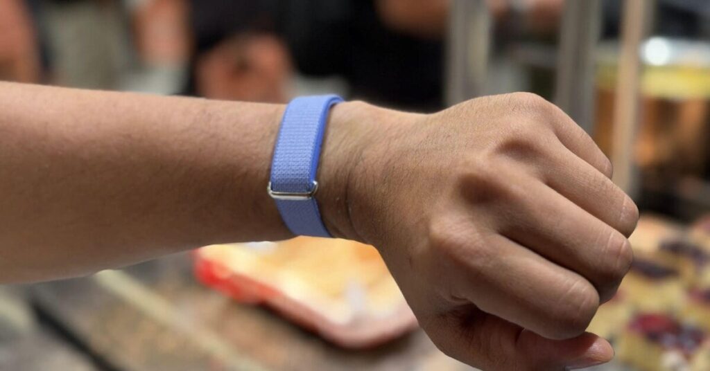 Screen-free fitness bands: Screenless Fitness Wearables Are Making a Comeback Screen-free fitness bands: Screenless Fitness Wearables Are Making a Comeback