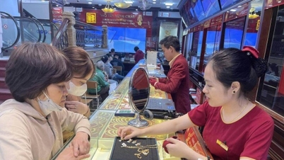 Gold prices today, August 14, 2026: SJC gold price decreased by 1 million VND, to 140.3 - 143.3 million VND/ounce.