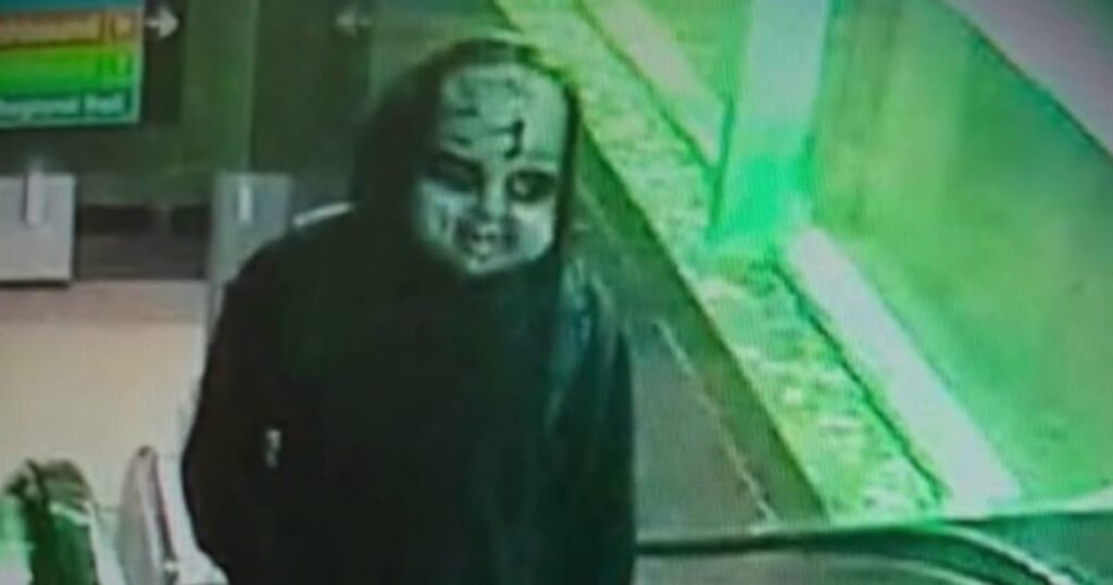 Man wearing a Chucky-style doll mask terrorizes Philadelphia residents Man wearing a Chucky-style doll mask terrorizes Philadelphia residents