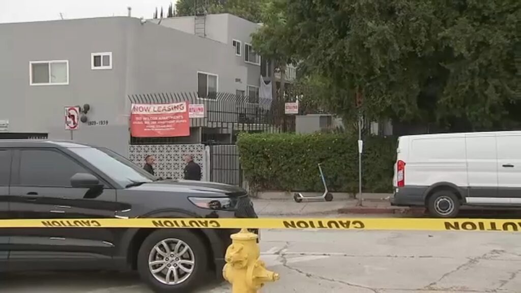 Suspect arrested in shooting deaths of 3 men at Hollywood apartment, police say Suspect arrested in shooting deaths of 3 men at Hollywood apartment, police say