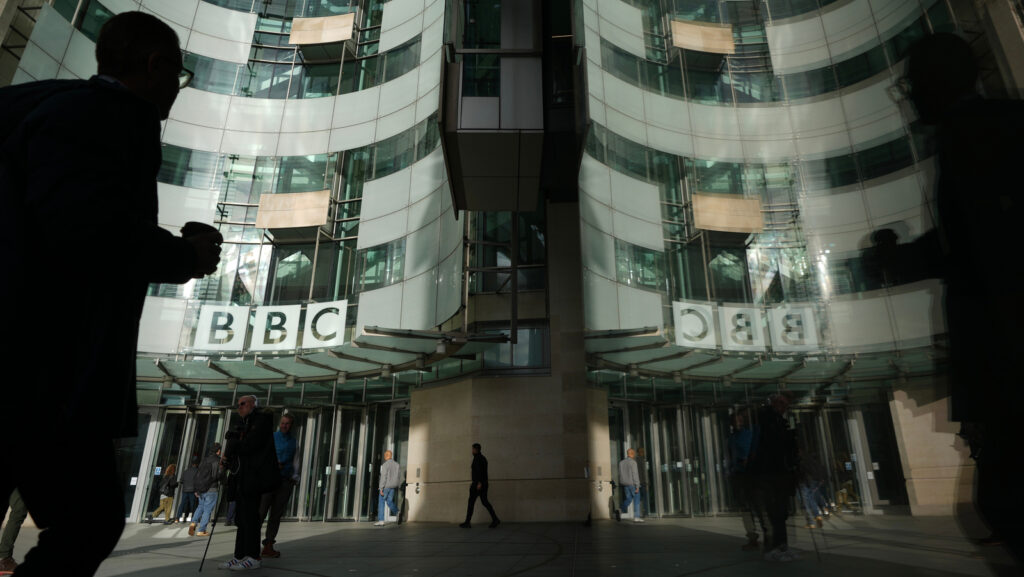 BBC asks a US court for help in getting testimony from the Trump family in defamation suit