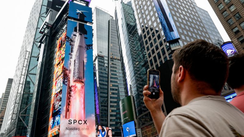SpaceX beats expectations in first earnings as a public company SpaceX beats expectations in first earnings as a public company
