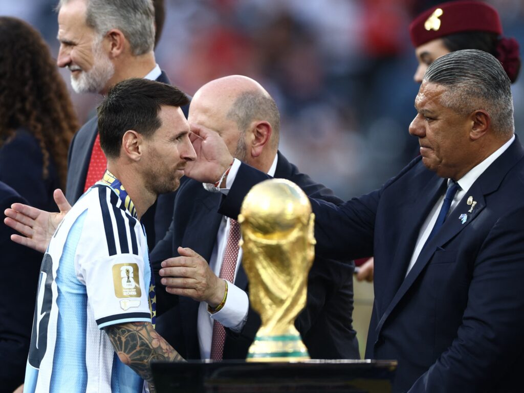 Messi will decide when he retires, says Argentina FA chief Messi will decide when he retires, says Argentina FA chief