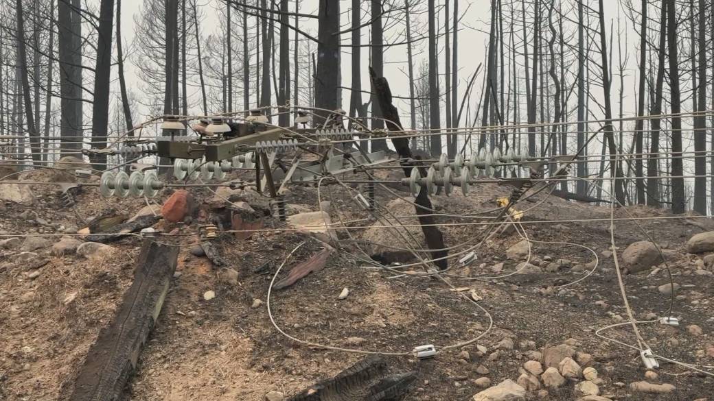 Click to play video: 'Bradley Creek fire causes widespread power infrastructure damage'
