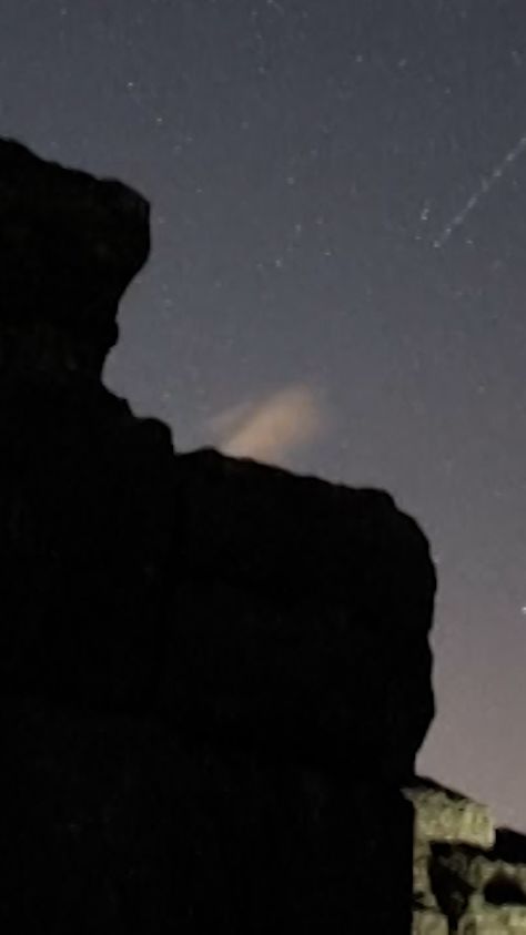 22893617 - perseids VERT THUMB.jpg