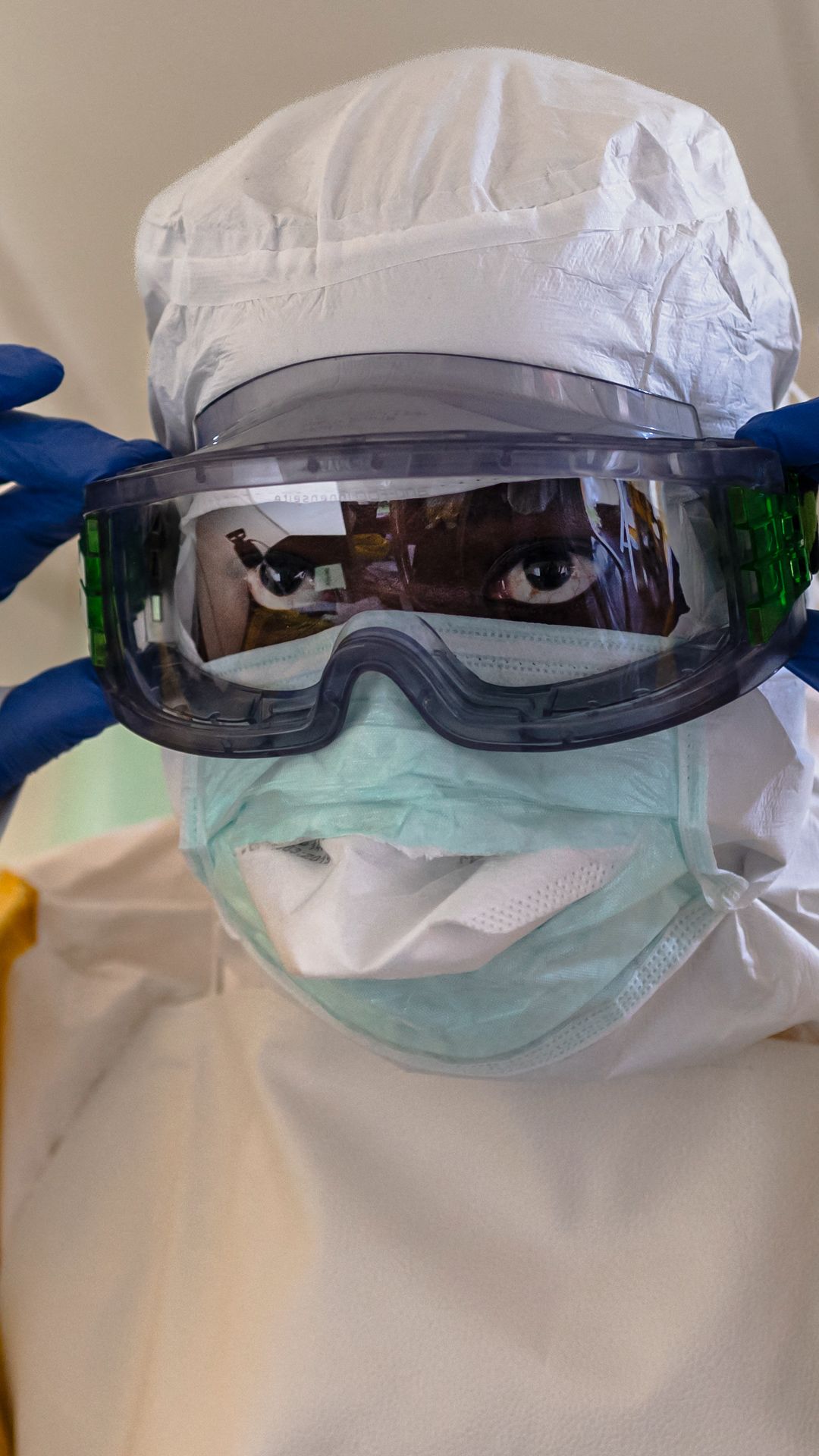 22901790 - Deadliest Ebola CL.00_00_00_00.Still001.jpg