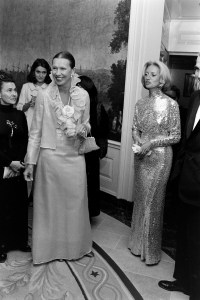 Francoise de Langlade (3rd from L) and Mary Wells Lawrence (R) attend a state dinner at the White House in Washington, D.C., on December 5, 1974. (Photo by Guy DeLort/WWD/Penske Media via Getty Images)
