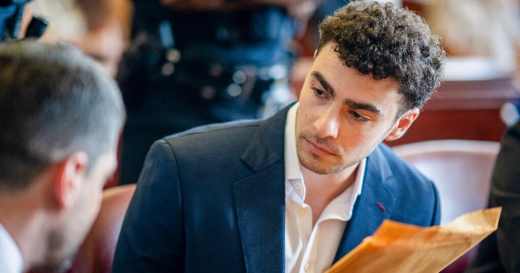Luigi Mangione to enter plea in federal court and low morale aboard USS Abraham Lincoln: Morning Rundown Luigi Mangione to enter plea in federal court and low morale aboard USS Abraham Lincoln: Morning Rundown
