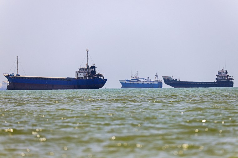IRAN-US-ISRAEL-WAR-TRANSPORT-HORMUZ