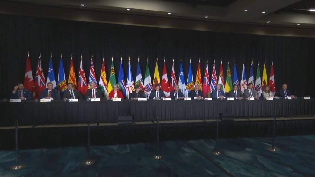 Click to play video: 'Carney, premiers grapple with Trump’s 50% tariff threat'