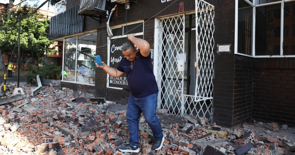 Strong earthquake in Colombia and Ecuador as officials report injuries, collapsed buildings