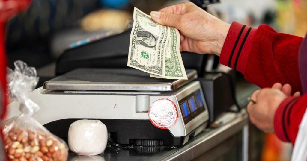 Inflation in focus as wage growth slows for workers Inflation in focus as wage growth slows for workers