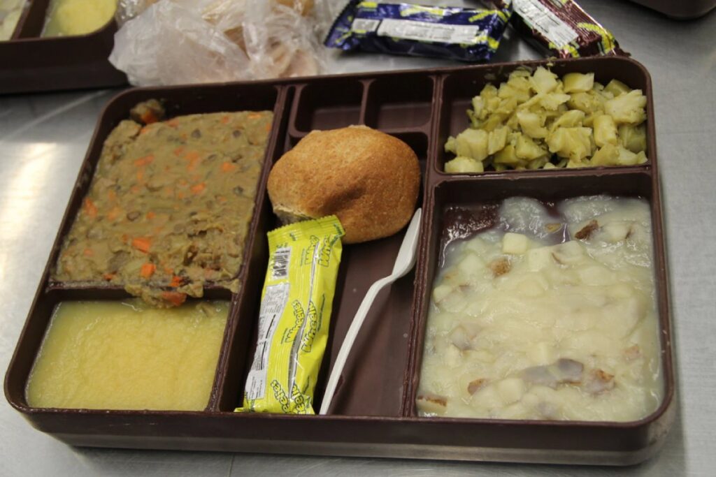 Op-ed: The Privatization of Prison Food Is Selling Nutrition to the Lowest Bidder Op-ed: The Privatization of Prison Food Is Selling Nutrition to the Lowest Bidder