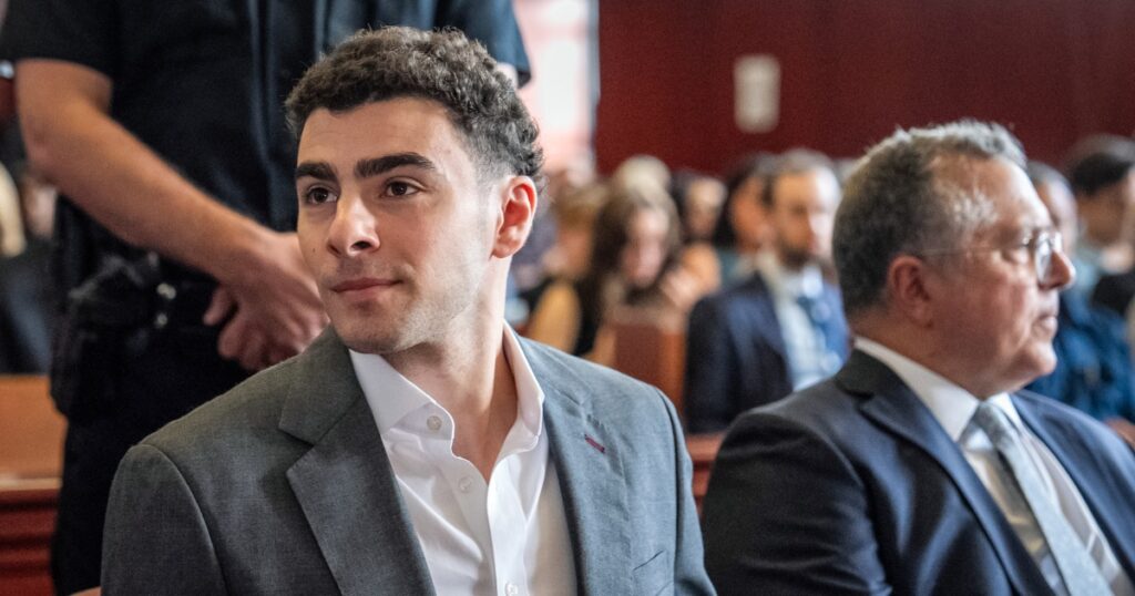 Luigi Mangione expected to plead guilty during Manhattan federal court hearing Luigi Mangione expected to plead guilty during Manhattan federal court hearing