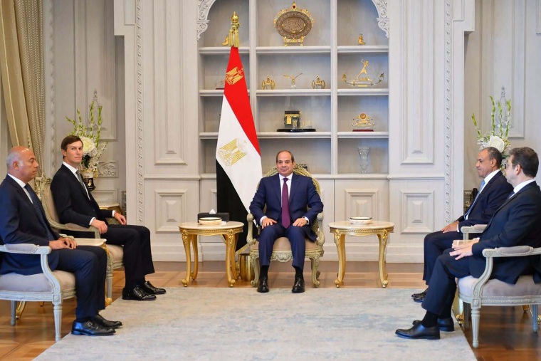 Abdel Fattah el-Sisi meets with Jared Kushner in Egypt