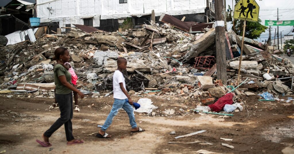 Colombian president asks Trump to suspend tariffs to help earthquake recovery Colombian president asks Trump to suspend tariffs to help earthquake recovery