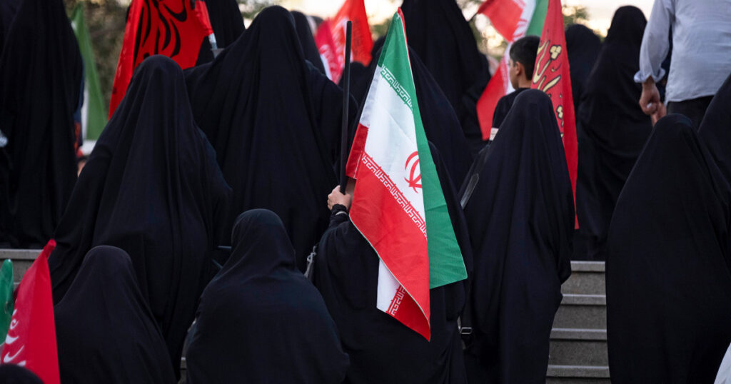 Trump warns of economic consequences for any country that supports Iran