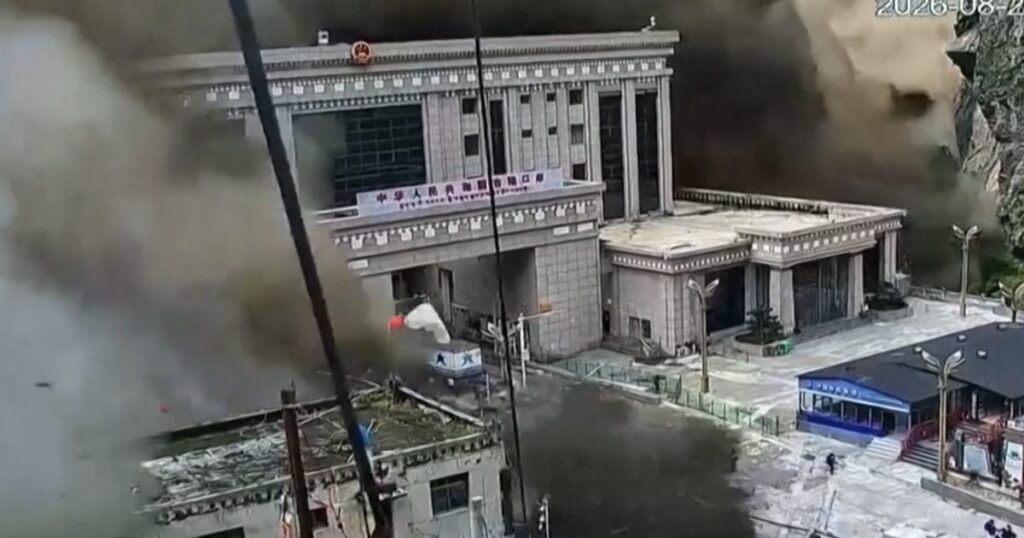 Videos show crushing walls of water overtake buildings and bridges on Nepal Videos show crushing walls of water overtake buildings and bridges on Nepal