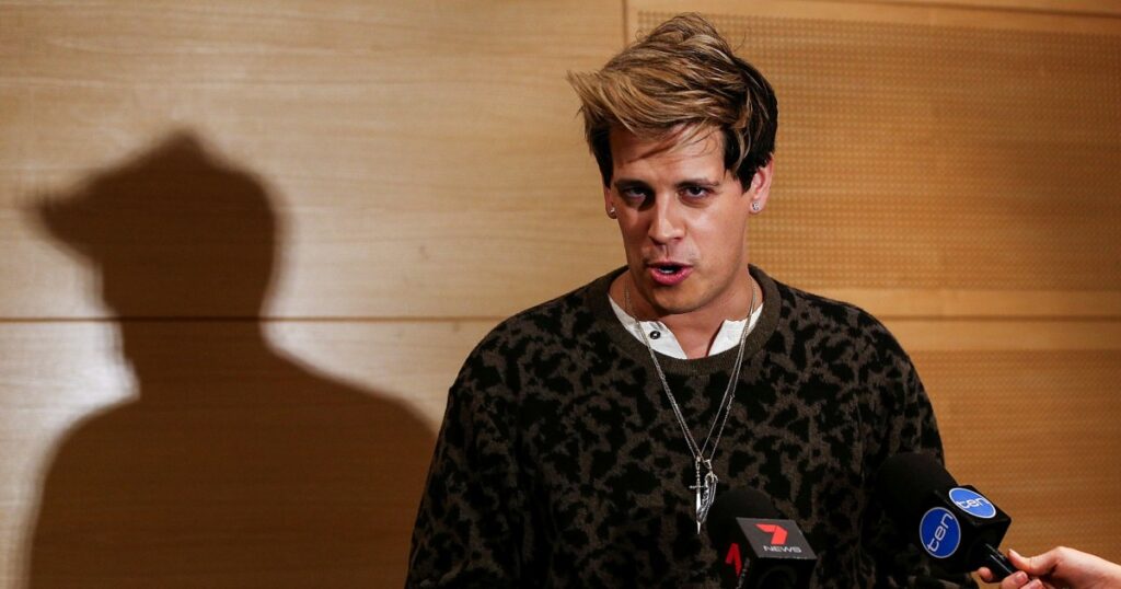 Milo Yiannopoulos deported to the U.K. one day after ICE arrest Milo Yiannopoulos deported to the U.K. one day after ICE arrest